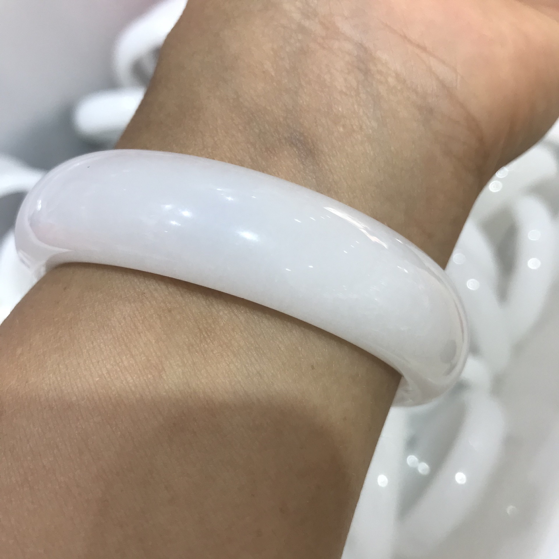 新疆戈壁金丝玉加宽手镯羊脂级白玉石英岩手环白润透玉石礼品批发