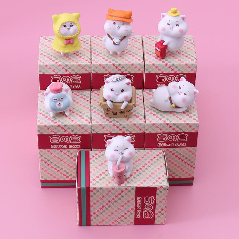 网红潮玩可爱动物玩偶盲盒微缩迷你卡通公仔猫咪盲袋场景模型摆件