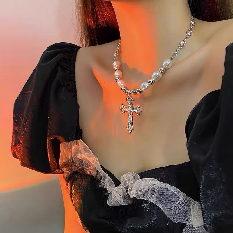 titanium steel new niche diamond cross stitching pearl clavicle chain trendy hot girl sweet cool punk necklace does not fade