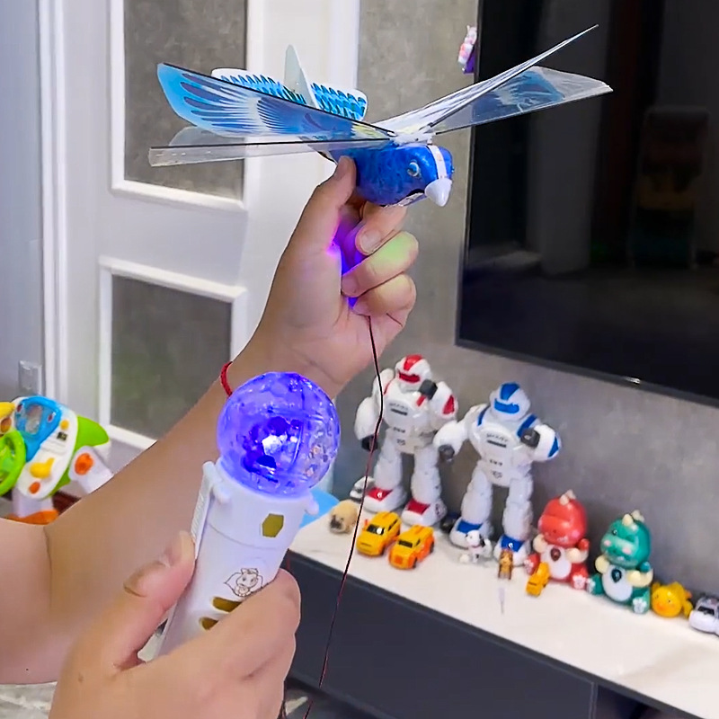 会飞的小鸟线控儿童自由飞鸟遥控发光电动鲁班大飞鸟玩具鸟木头鸟