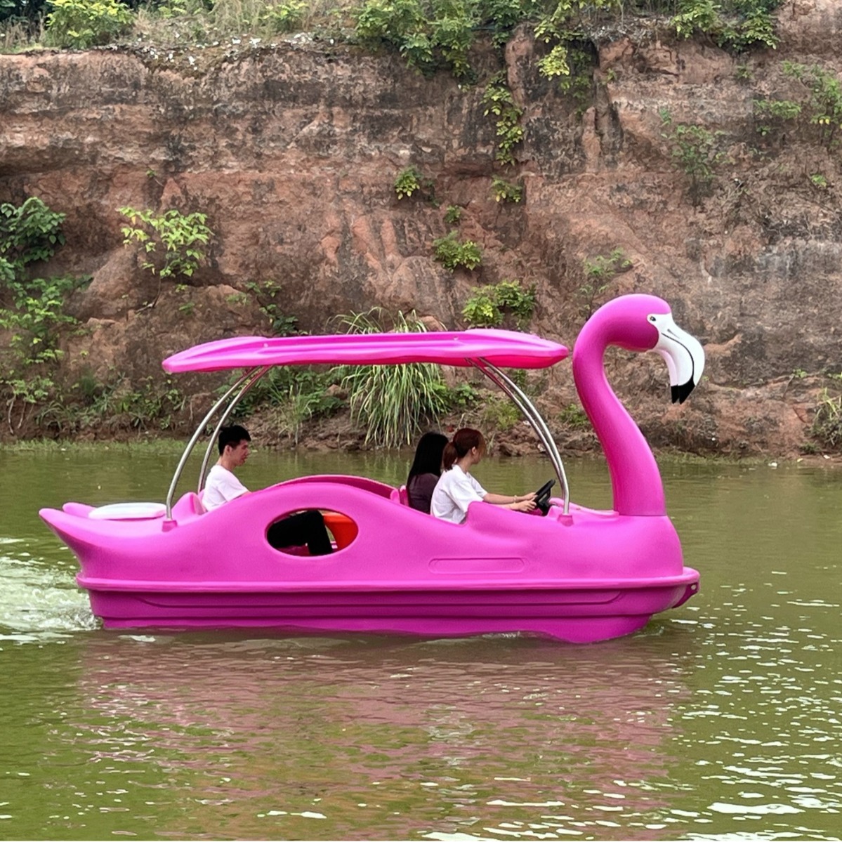 聚乙烯电动船游船厂家观光自排水7人景区公园电动船亲子