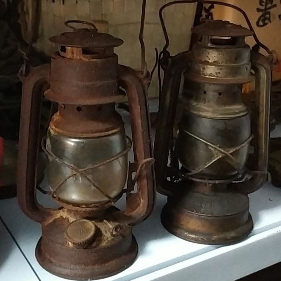 仿古煤油灯中式老物件室外老式旧提灯拍摄露营怀旧装饰道具摆件