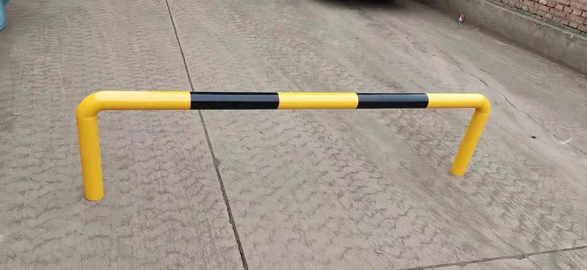 停车场车位挡车器防护栏 车库车轮限位器 u型m型钢管防护栏阻车器