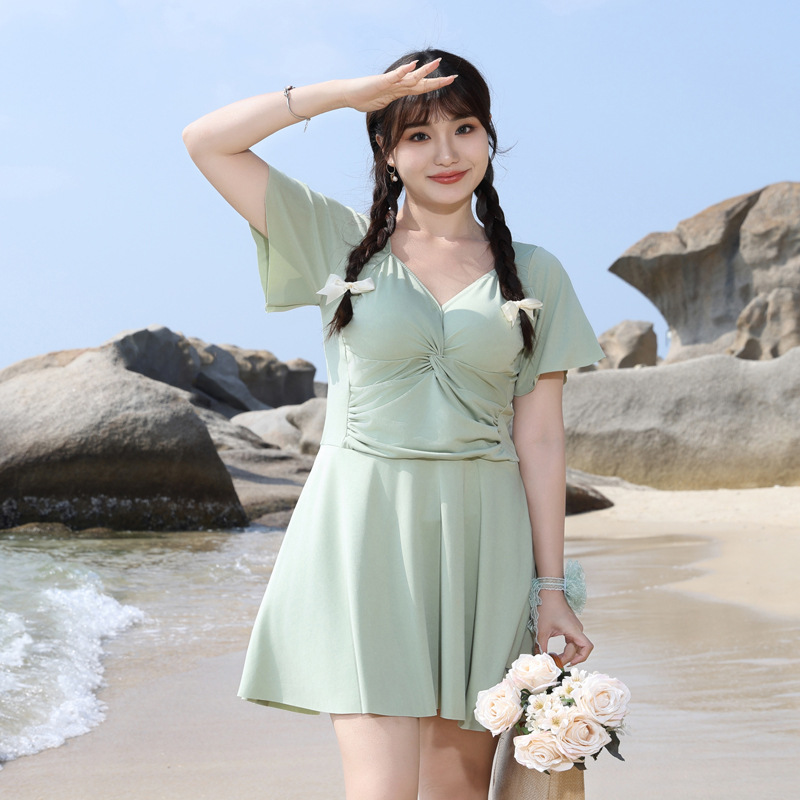 新款温泉大码泳装胖妹妹200斤遮肚显瘦连体裙式大胸防走光泳装