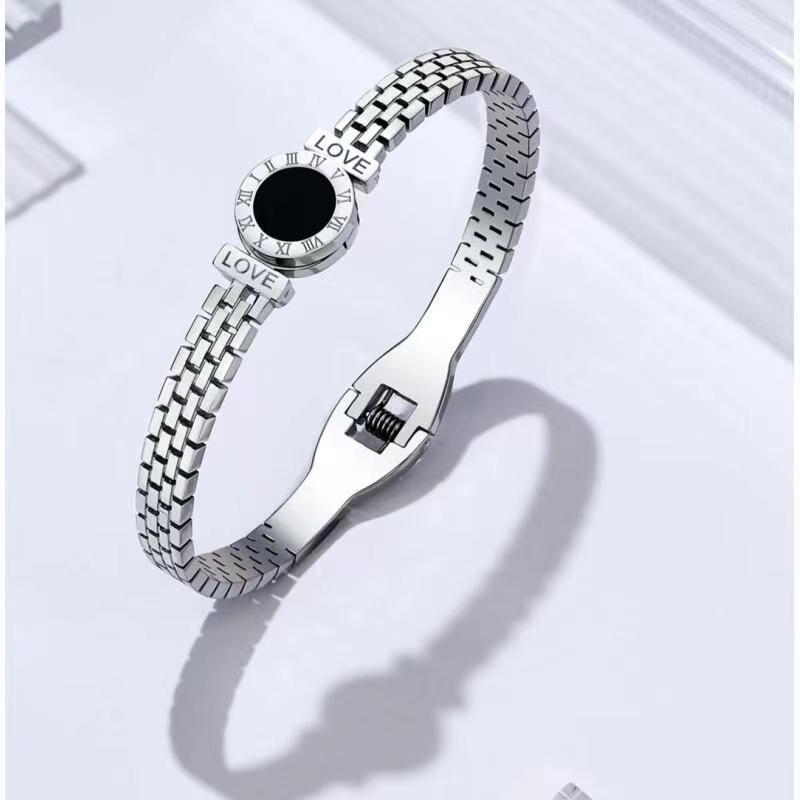 Non-Fading European and American Fashionable Golden Disc Love Letter Bracelet Women's Simple All-Match Titanium Steel Bracelet Hand Jewelry