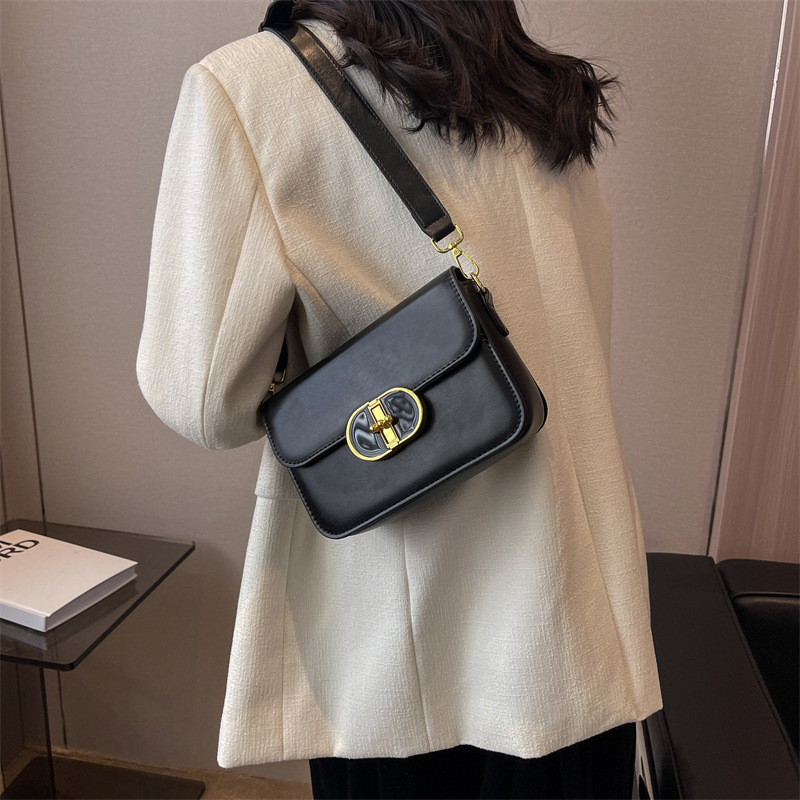 Trendy Simple Small Square Bag Solid Color Elegant 2022 New Trendy Korean Style Underarm Bag Western Style Shoulder Messenger Bag