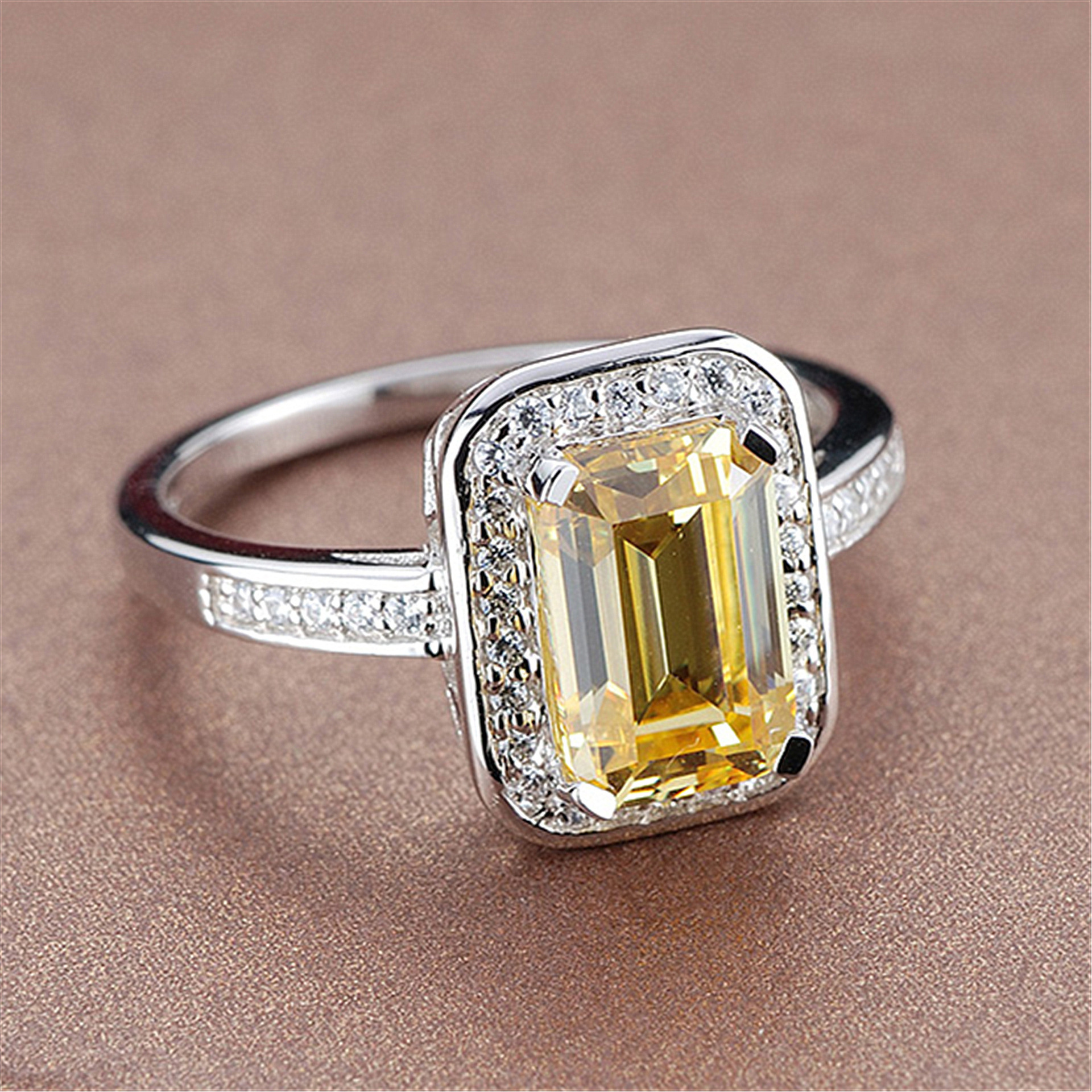 lazada热卖高档豪华群镶开口戒指 长方形黄钻2克拉镶宝石彩钻戒女