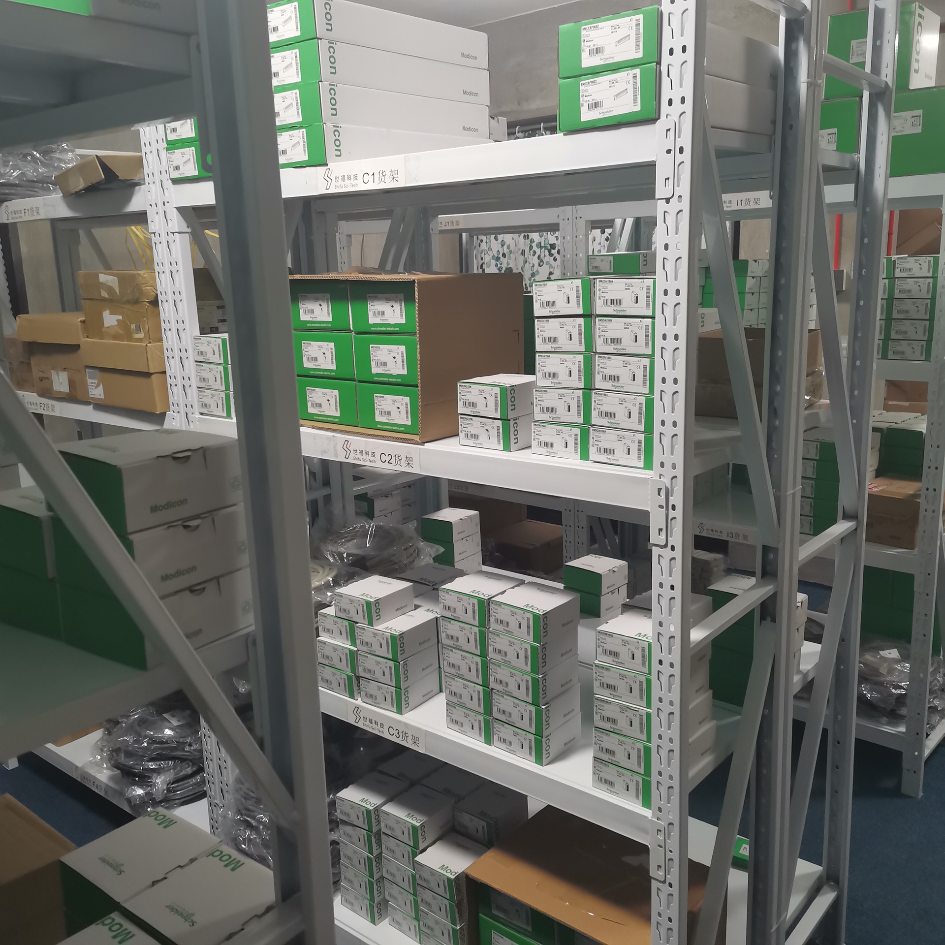 stbddo3410k全新施耐德保内plc离散量输出现货供应满3000含运