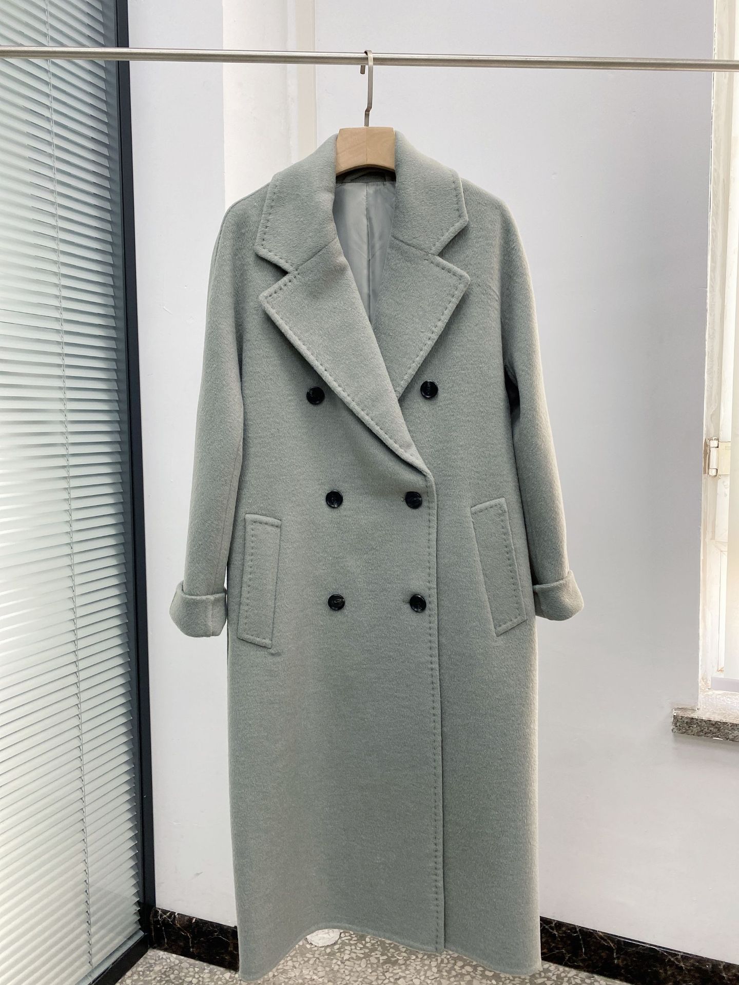 2022年冬季新款 韩国max101801简约大气双排扣女式长款羊毛呢外套