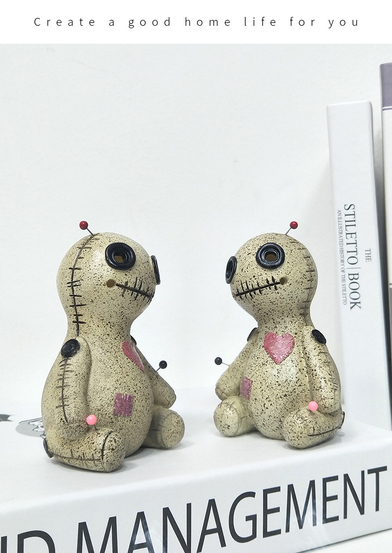跨境工艺品卡通诅咒娃娃可喷雾摆件巫毒娃娃熏香创意家居装饰道具
