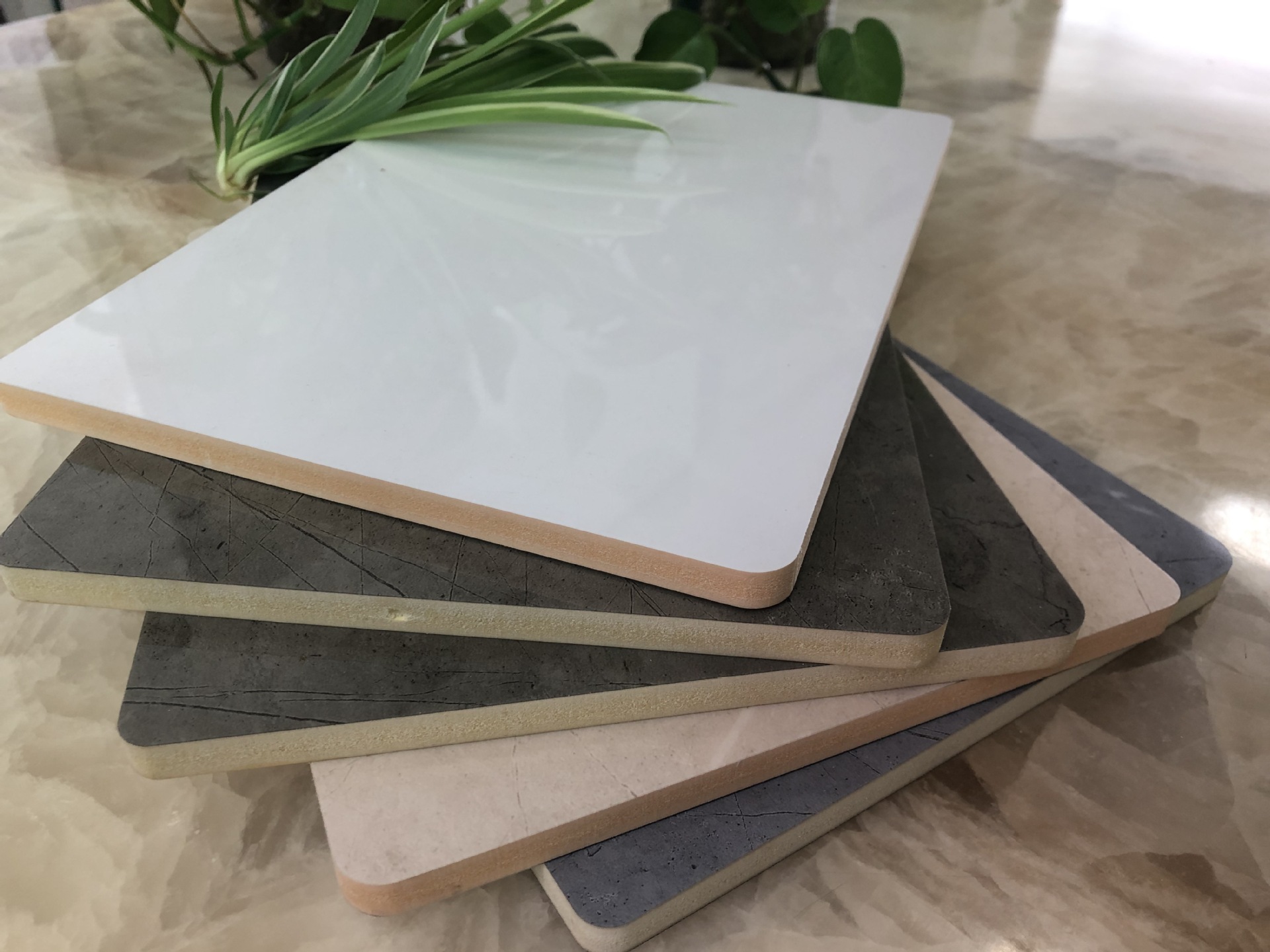 竹炭纤维板碳晶板防水防潮防蛀竹木纤维护墙木饰面实心快装大板