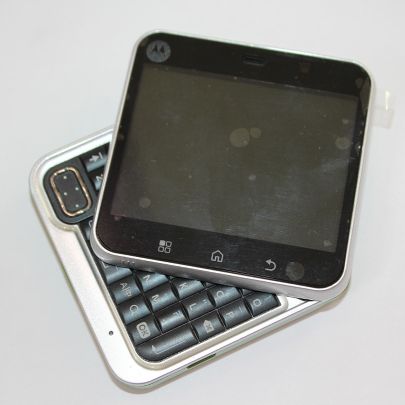 【推荐特色】经典旋转小魔方,概念畅销机.