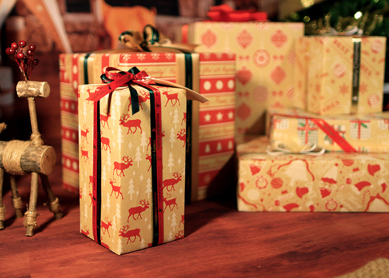 厂家直销新款红白圣诞节礼物纸黄牛皮礼品包装纸迷雾森林点点心意