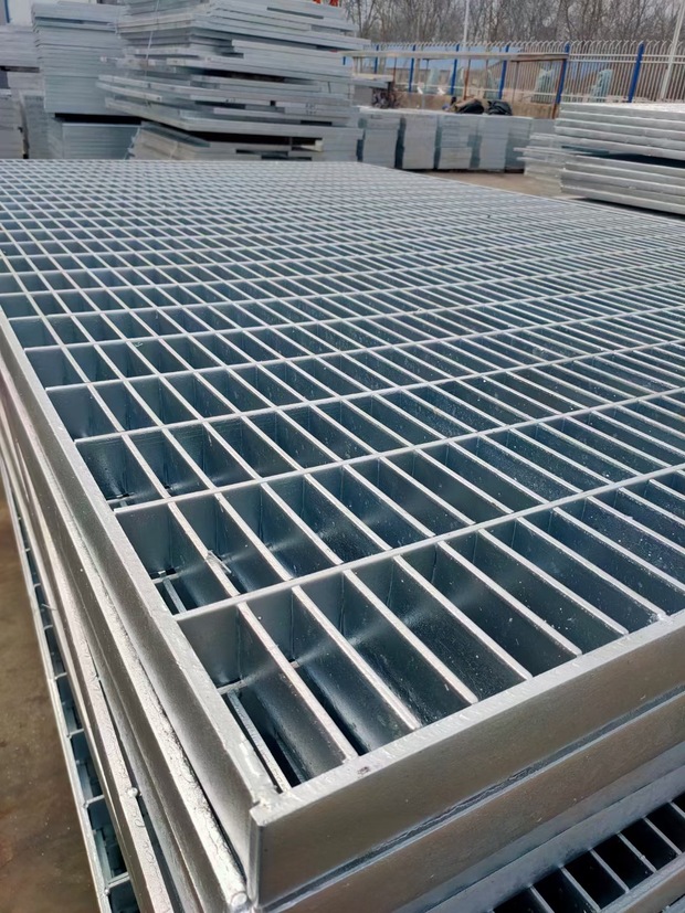 镀锌钢格板不锈钢楼梯钢格栅平台踏步板排水沟盖板网格板防滑加厚