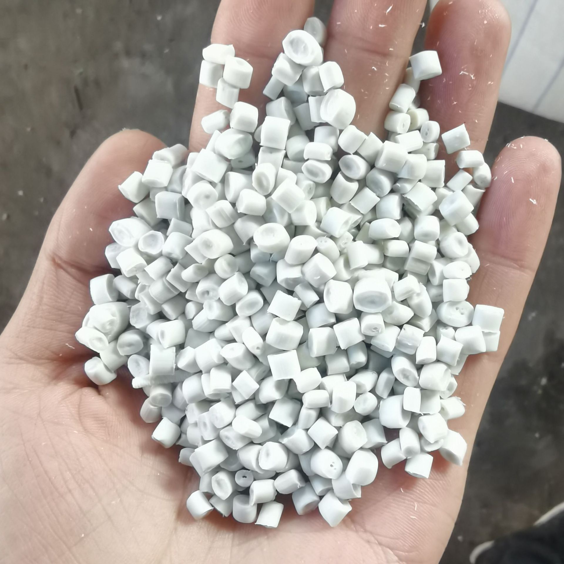 100目网现货注塑涂料桶改性增韧抗冲击聚丙烯pp再生料再生