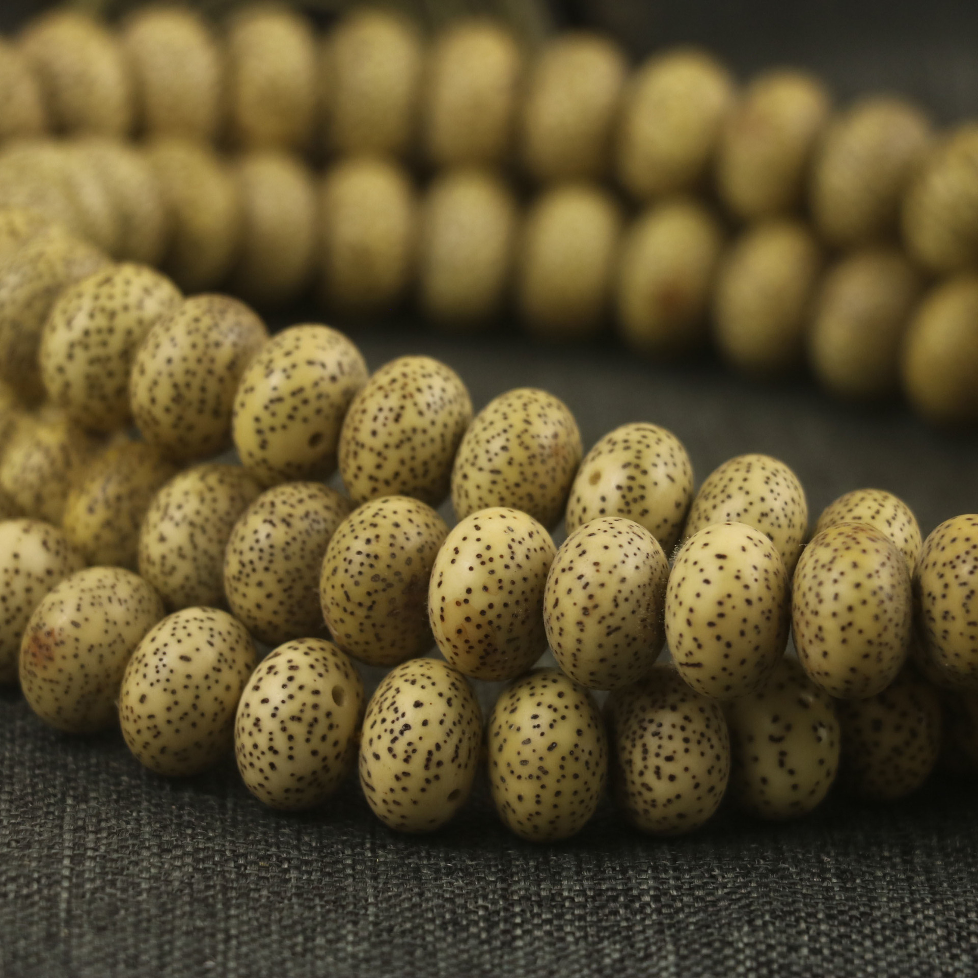 天然陈籽鸡油黄星月菩提子108颗10*14mm佛珠项链文玩菩提手串男女