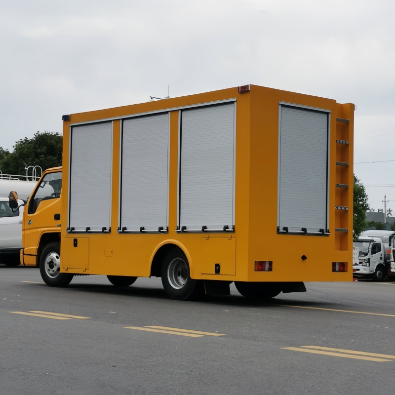 抢险救援车辆适用范围:消防抢险救援;各种突发事故的现场抢险和抢修