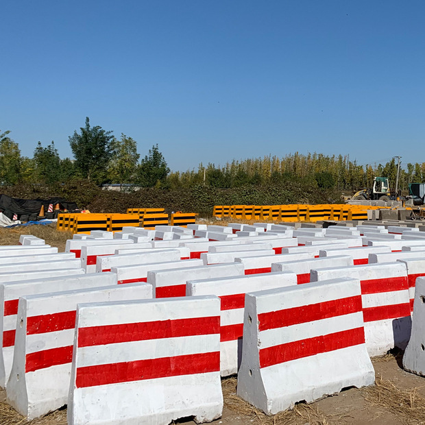 混凝土水泥隔离墩小区道路安全防撞水泥路障高速路口分流隔离墩