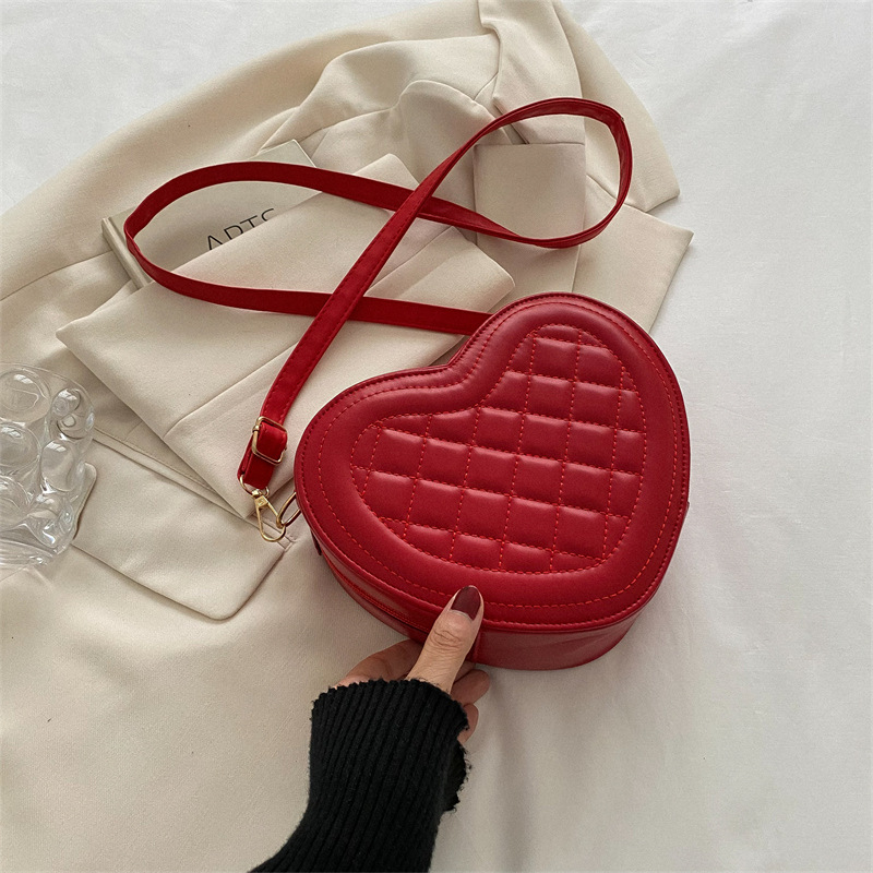 Bag Small Love Heart-Shaped Fashion Handbag 2022 New Diamond Embroidery Thread Small round Bag Western Style Shoulder Messenger Bag