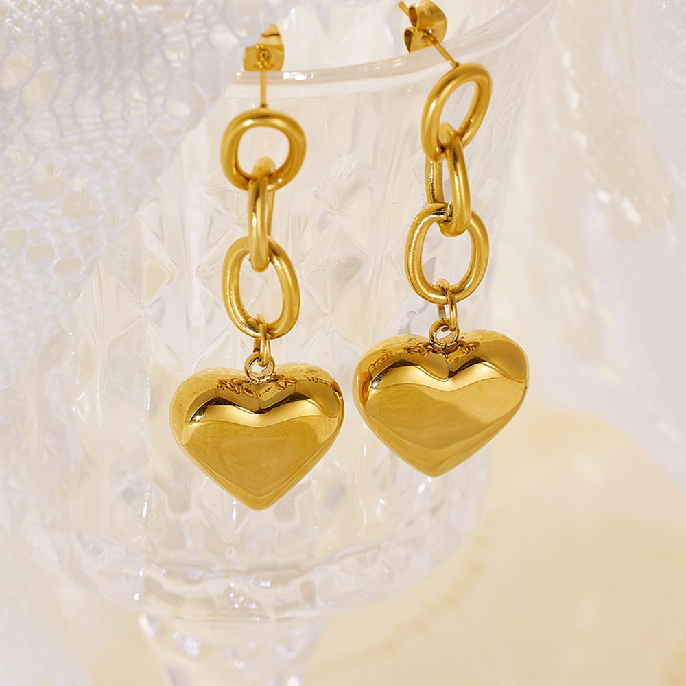 Best Seller in Europe and America Vintage Earrings 18K Gold Plating Simple High-Grade Earrings Long Stainless Steel Love Heart Stud Earrings Women