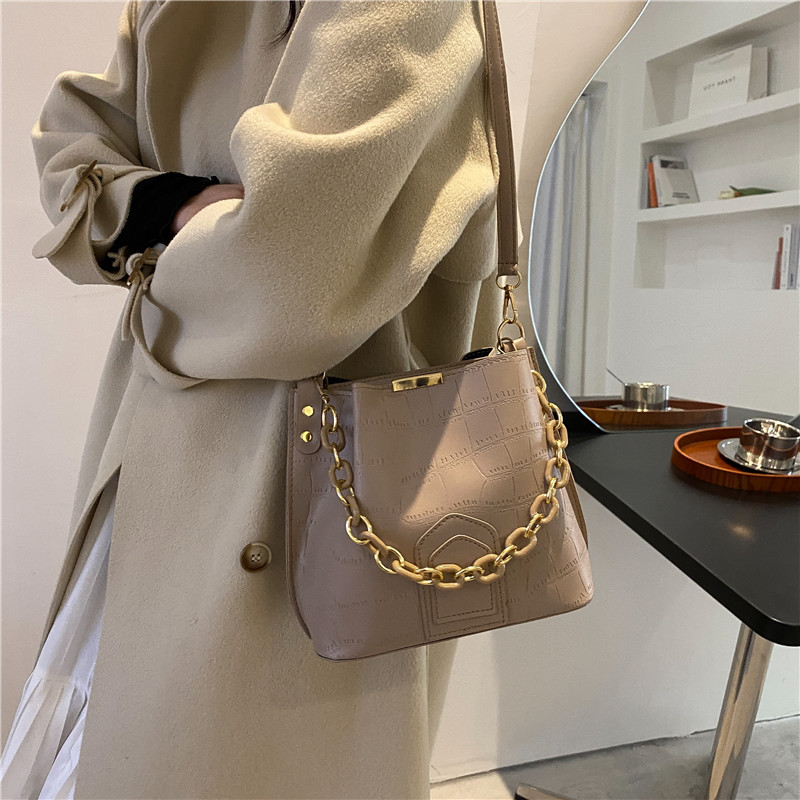 Popular Big Bag for Women 2021 New Trendy Korean Style Western Style Leisure Simple Texture Chain Shoulder Cross Body Bucket Bag