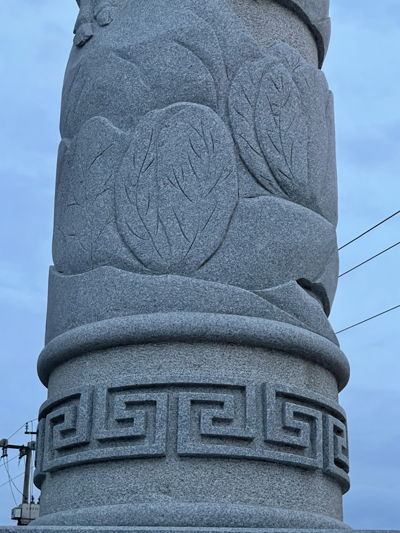 石雕盘龙柱 大理石柱子景观园林寺庙广场祥云石材雕塑厂家定制