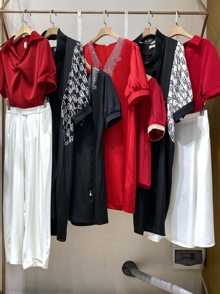 玛克茜妮22夏品牌女装折扣批发一线库存处理批发快手直播货源