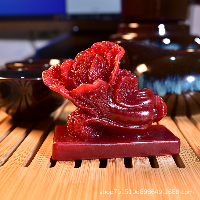 工厂直销龙涎香灰琥珀手把件白菜摆件 二代琥珀吊坠文玩直播货源