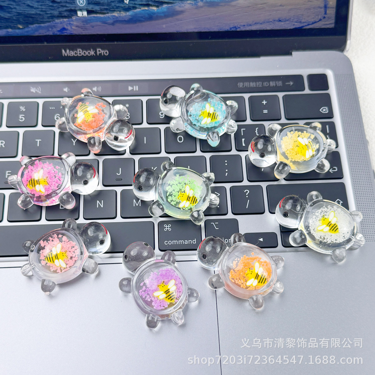 网红蜜蜂乌龟小摆件潮玩对对碰盲袋亚克力海龟钥匙扣挂件饰品配件