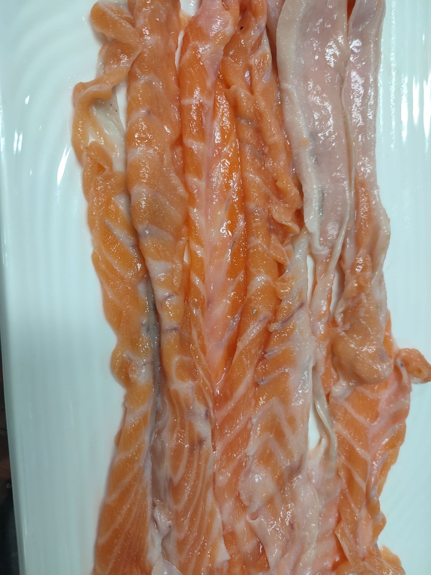 智利三文鱼腩肉条脂肪腺大西洋鲑鱼进口挪威冰鲜三文鱼碎肉鱼肚腩