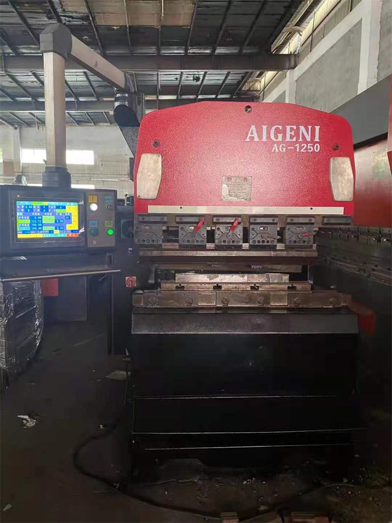 二手新兴田35tx1米25下动式折弯机爱葛尼50tx1米25不锈钢板折弯机