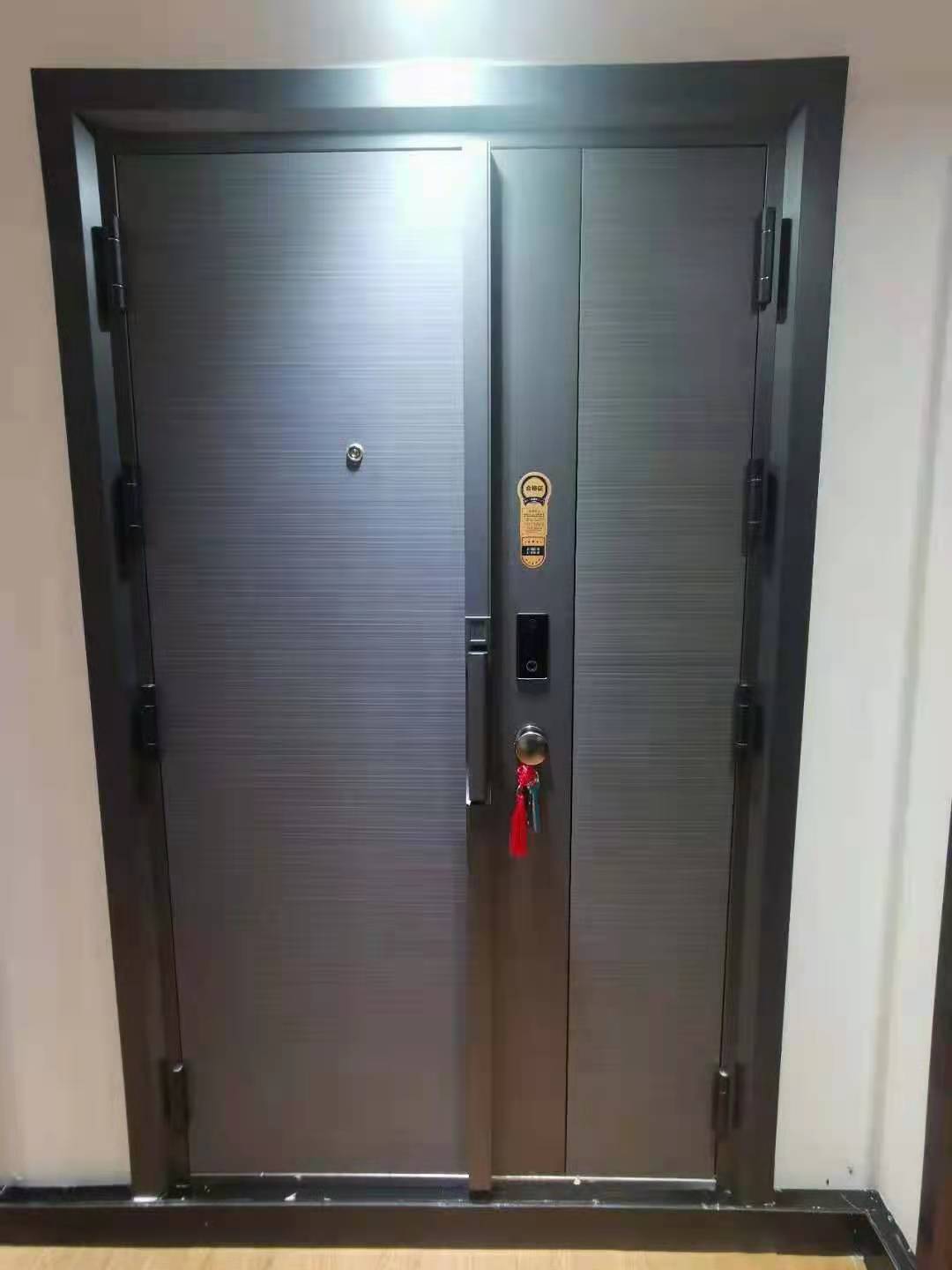 防盗门宅配现代简约智能入户门带嵌入式指纹密码锁安全门甲级工厂