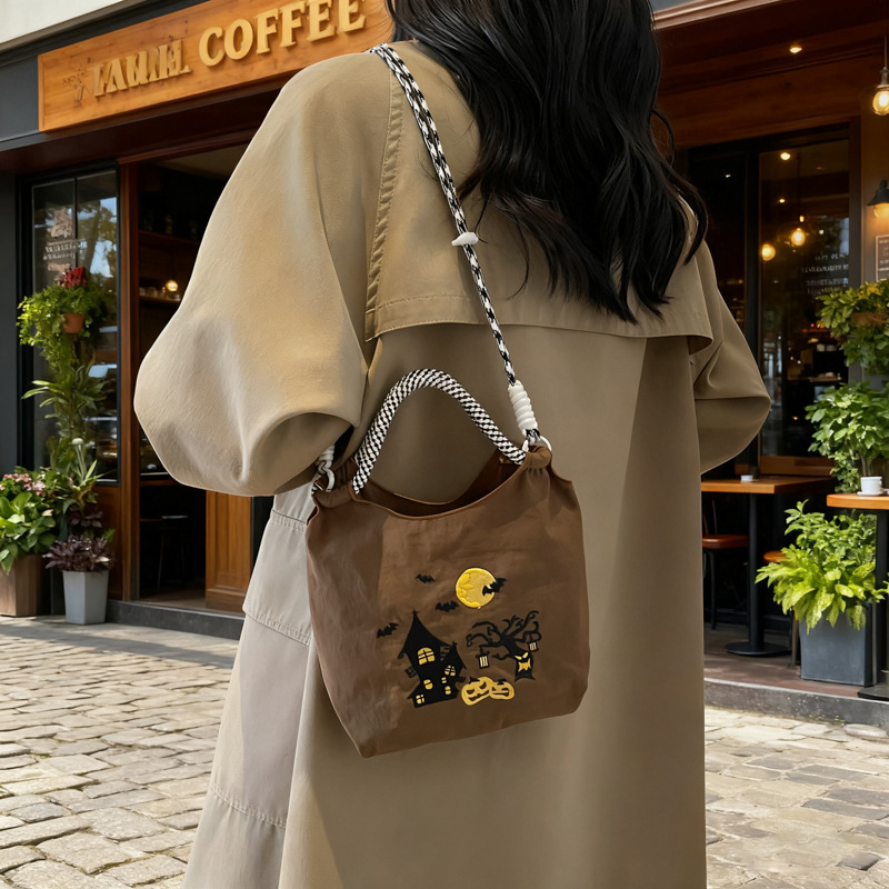 2025新款万圣节斜挎包个性创意单肩包时尚手机包钥匙零钱包多功能