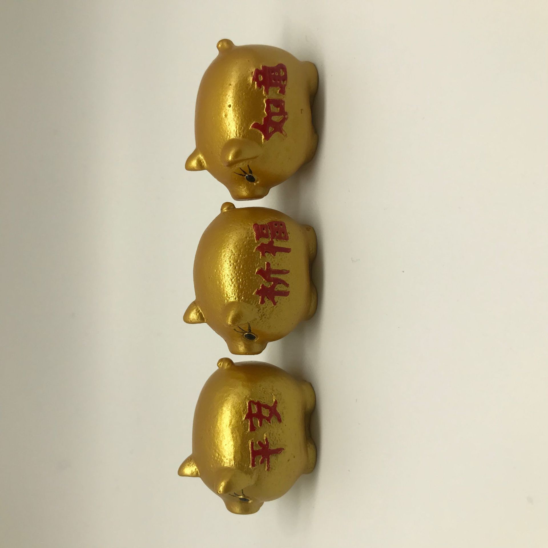 创意猪宝宝树脂如意祈福平安淡定小金猪电视柜摆件创意车载摆件