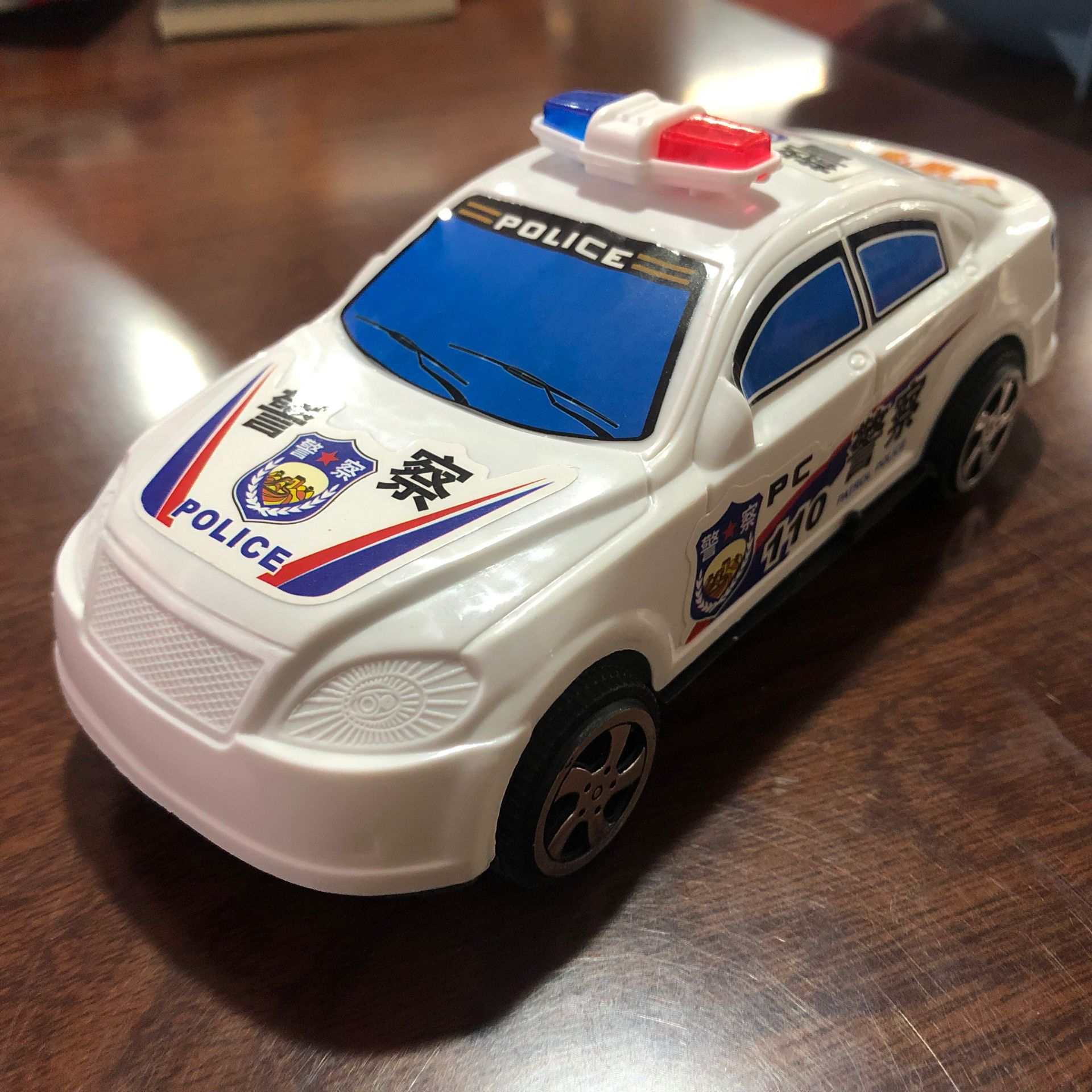 儿童玩具车子警车模型回力车热卖地摊超市货源两元批发赠品小礼品