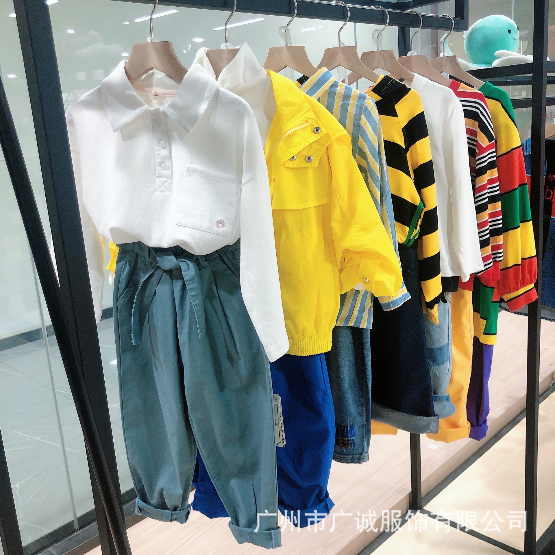 2021一线潮牌小资范秋装 欧抱抱品牌童装折扣批发 直播 实体 货源