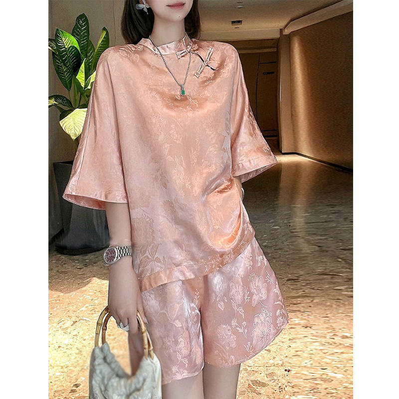 欧货轻熟真丝套装女新中式盘扣上衣阔腿短裤贵妇粉色高级感两件套