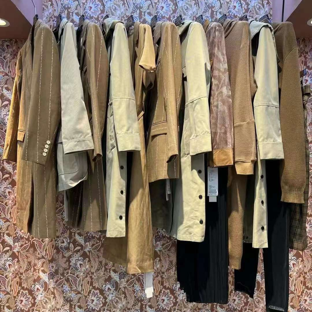华人杰秋装撤柜女装高货欧美高端实体店品牌折扣女装尾款货源批货