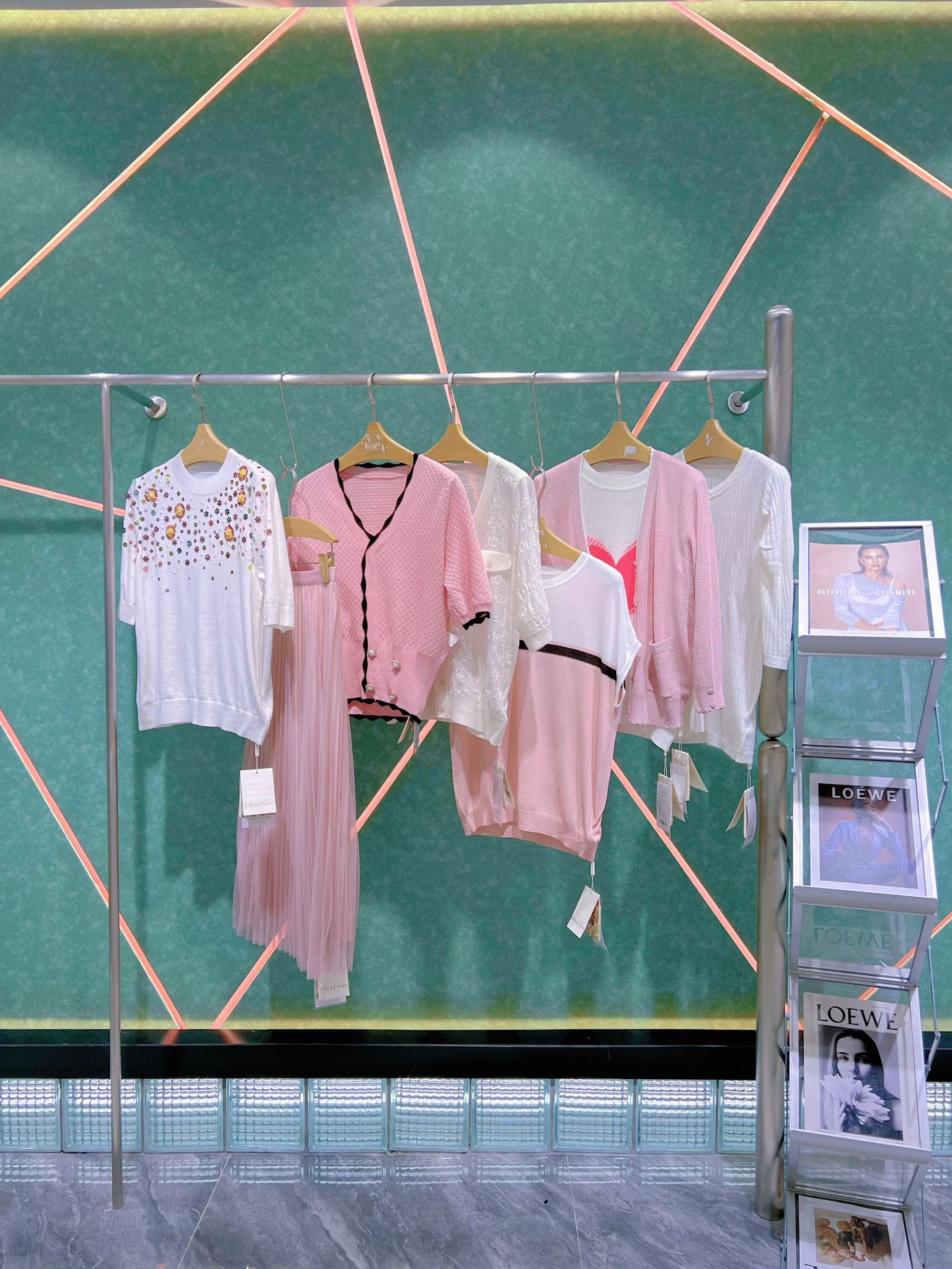 早安公主品牌折扣女装专柜毛衣尾货走份批发实体店抖音直播货源