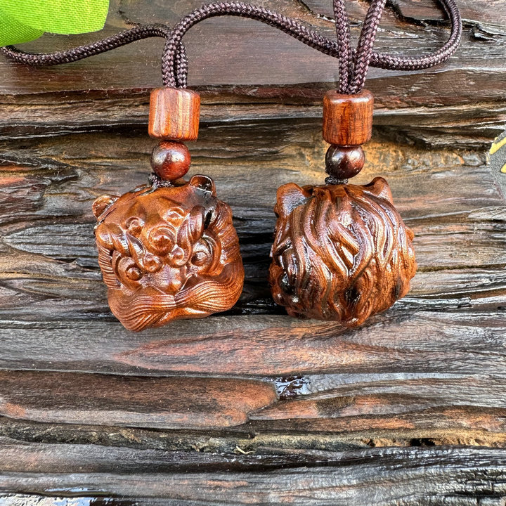 雷枣木精雕立体醒狮小吊坠工艺品手把件枣木新品吊坠-阿里巴巴