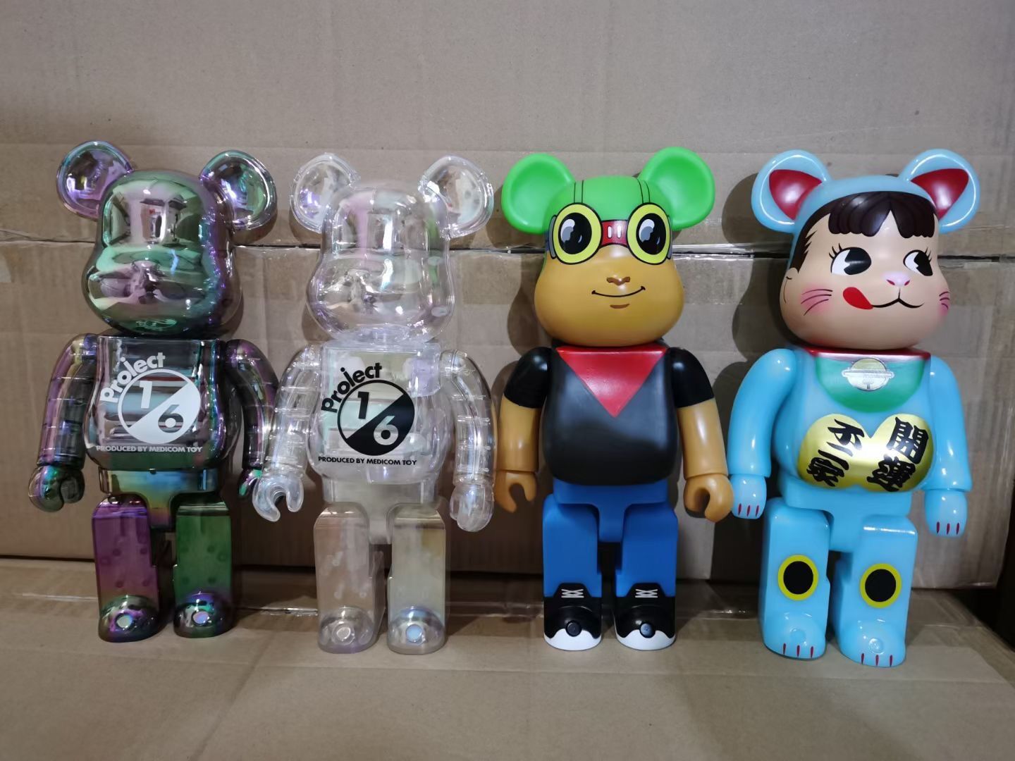 400�s暴力熊 积木熊夜光蓝色牛奶妹 乔巴飞行员炫彩六分一黑白