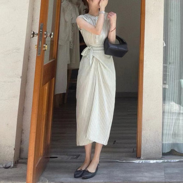 薄荷曼波条纹背心连衣裙女夏季设计感小众收腰修身显瘦中长款裙子