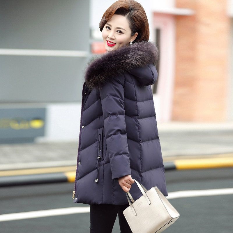 岁23妈妈羽绒服加厚中老年人鸭洋气冬装新款保暖20中年绒外套女50
