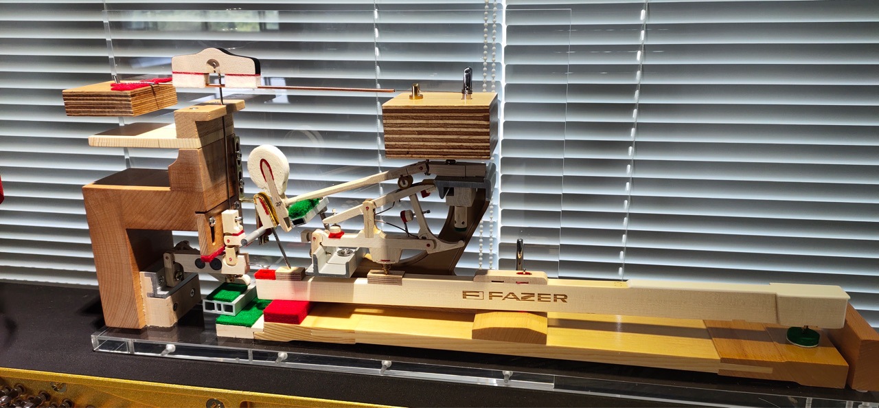 新款钢琴击弦机模型三角钢琴击弦机模型亚克力水晶琴行展示机芯