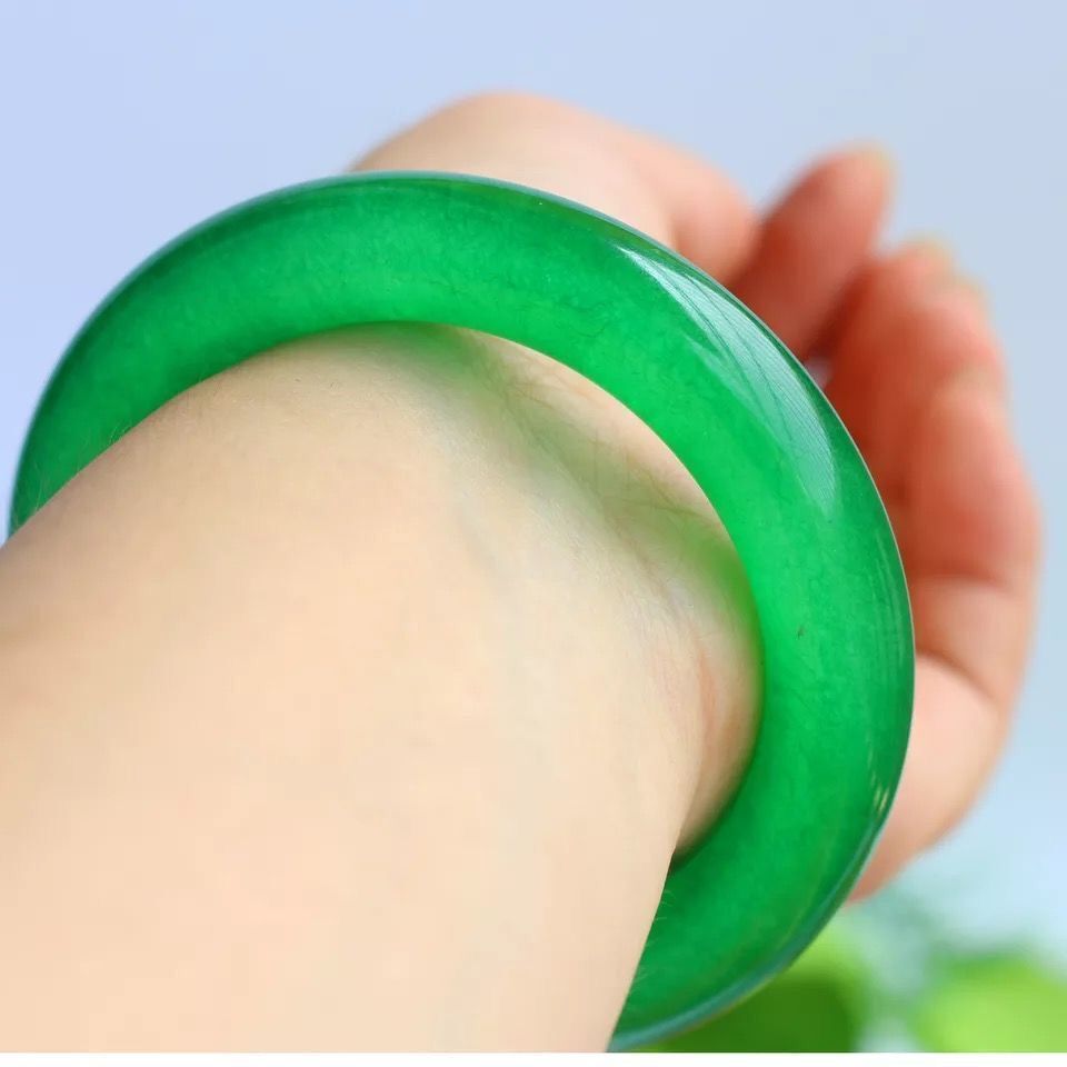 帝王绿手镯女款冰种翡翠色玉手镯满绿全绿翡翠色镯子带证书