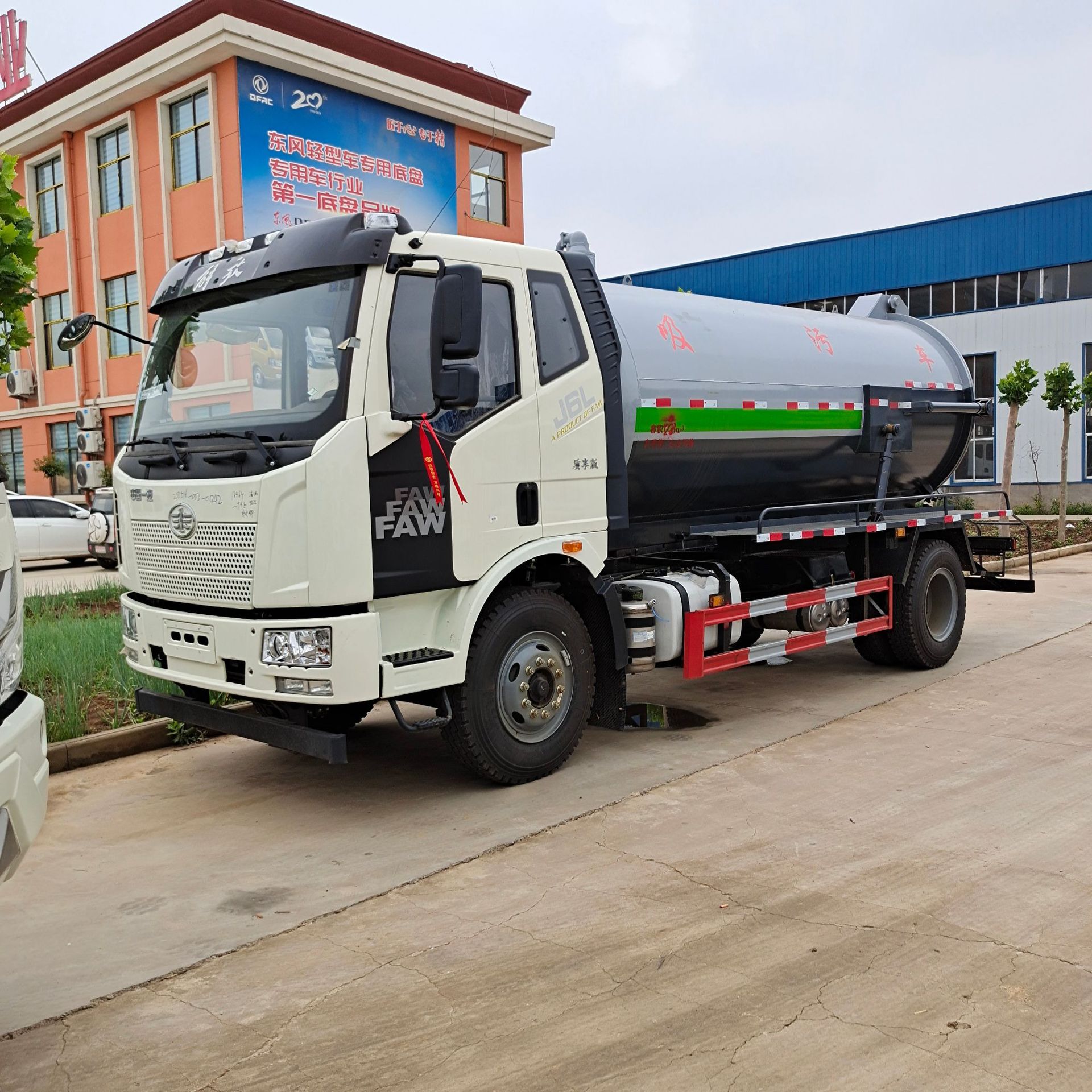 厂家直销中大型10吨12吨东风天锦吸粪车自吸自排管道疏通吸粪车06