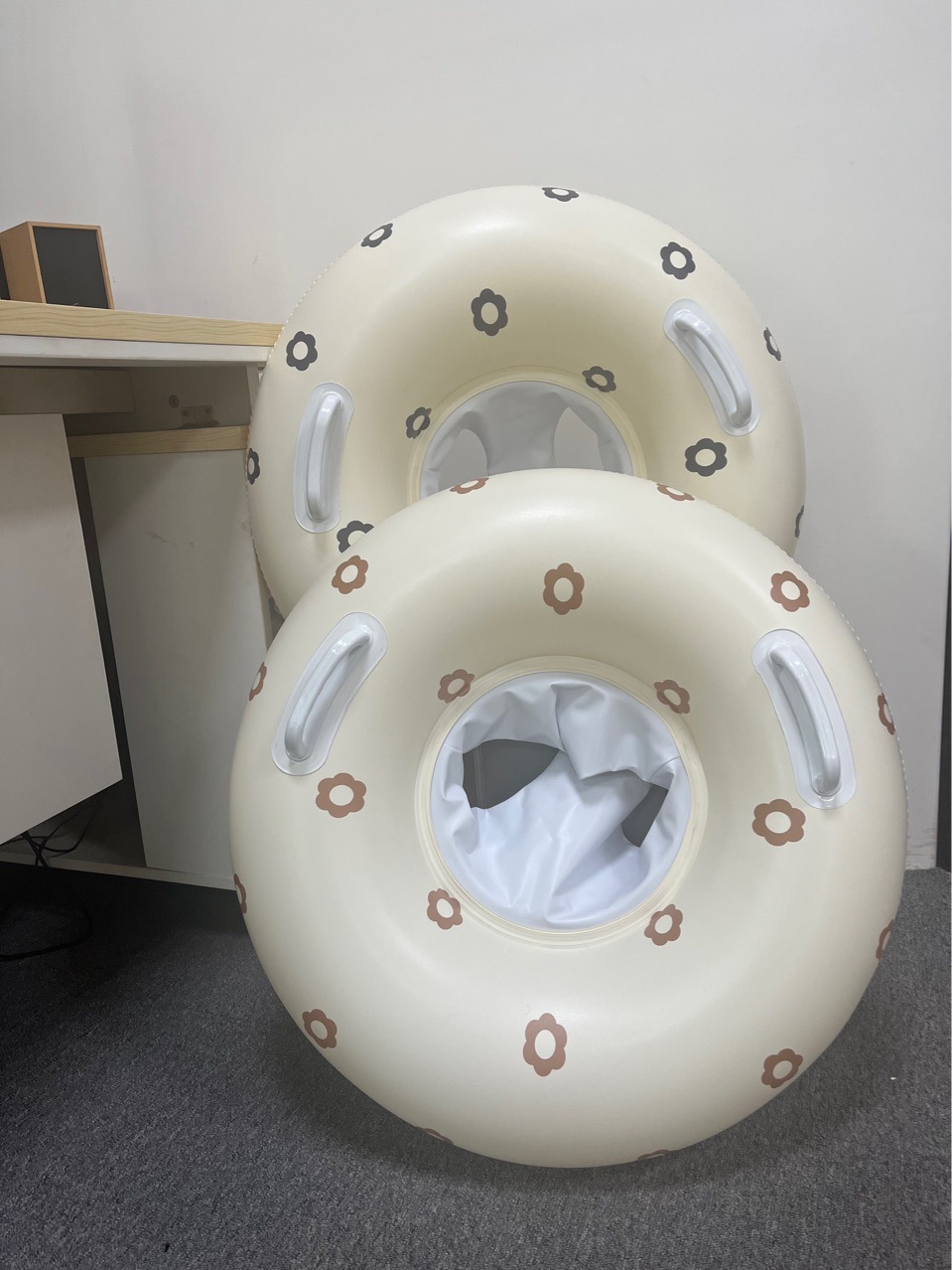 新款游泳圈韩国米白色花瓣救生圈儿童坐圈游泳救生衣工厂批发pvc