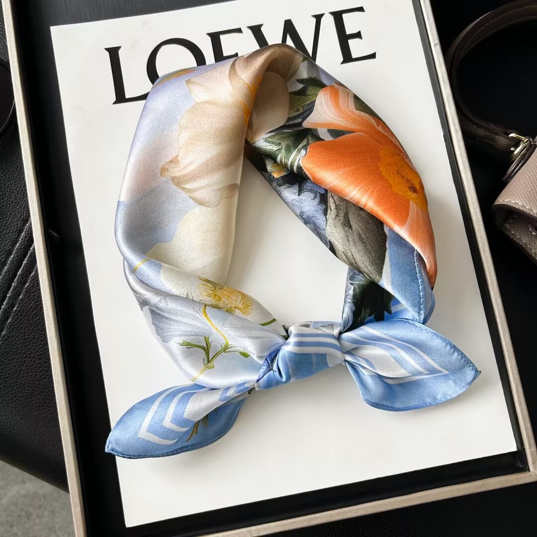 丝巾女真丝小方巾韩版印花文艺桑蚕丝春夏送礼围巾防晒披肩纱巾女