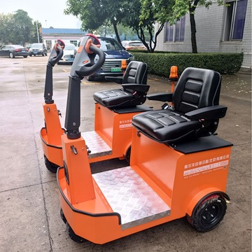 电动牵引车头小型电动牵引车工业物流拖车头电瓶牵引车同轨迹挂车