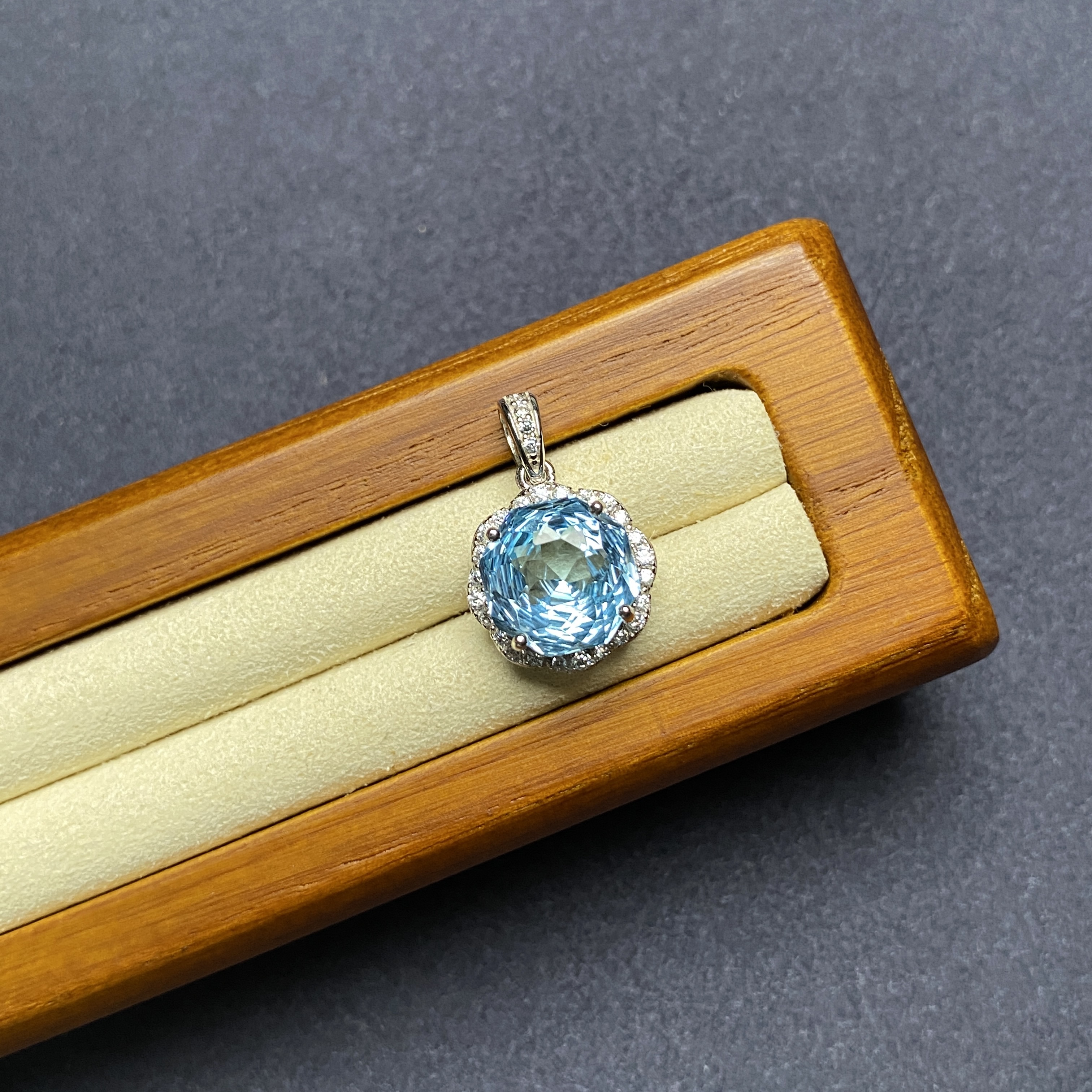 天然彩宝玫瑰花切托帕石吊坠简单微镶花托造型镶嵌s925纯银项坠